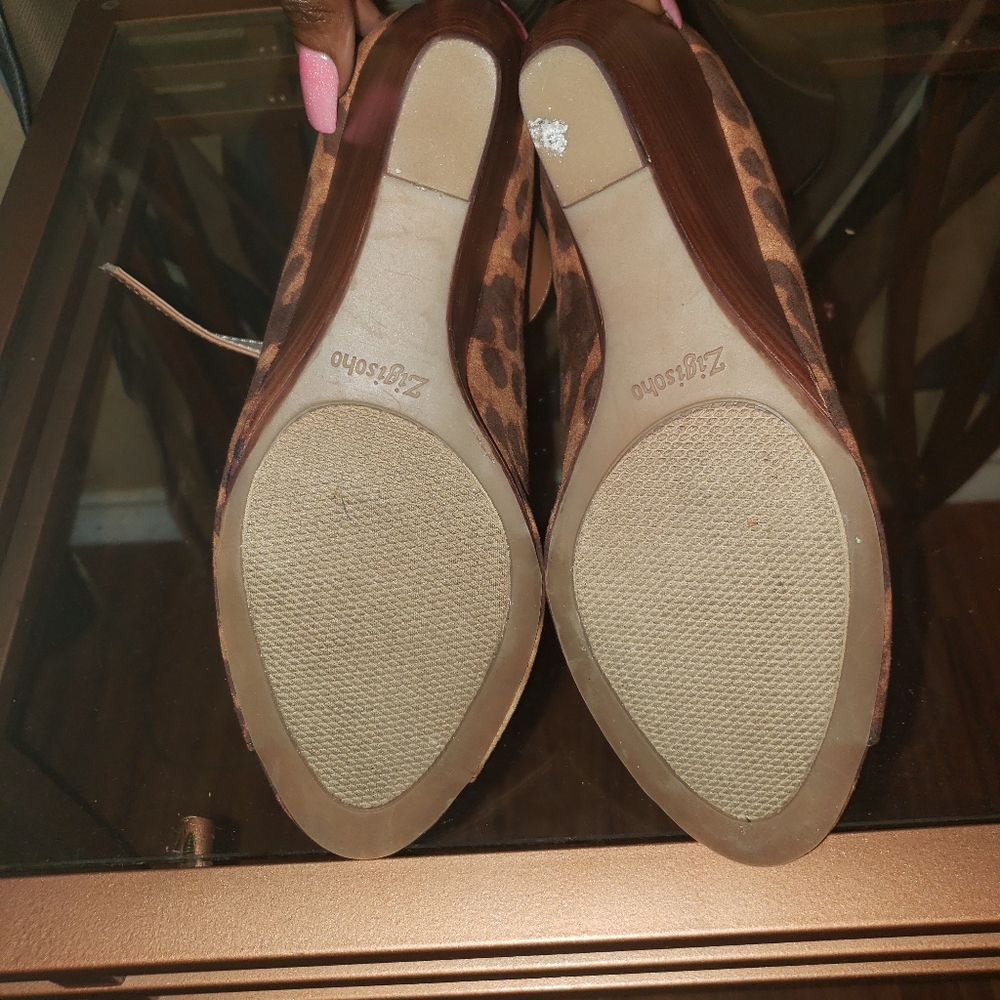 Shoes - Picture 4 of 4